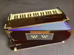prod&aacute;m indick&eacute; harmonium