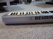 Behringer U-CONTROL UMX49 - vynikaj&iacute;c&iacute; synth mechanika