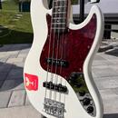 Sire Marcus Miller V3-4 Antique White baskytara + pickguard