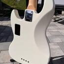 Sire Marcus Miller V3-4 Antique White baskytara + pickguard