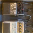BOSS Tera Echo + BOSS pedalboardy