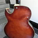 Ibanez AK 85