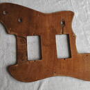 Dřevěný pickguard na kytaru Resonet Grazioso II