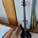 IBANEZ GSR200  (aktivní) ve velmi solidním stavu.
