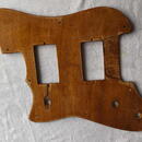 Dřevěný pickguard na kytaru Resonet Grazioso II