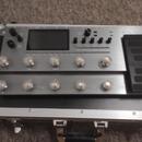 Mooer GE-300 s Kufrem a příslušenstvím
