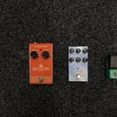Pozůstatky z pedalboardu