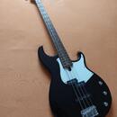 Baskytara YAMAHA 234 - 4- strunná. 
