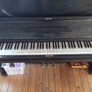 Piano - pianino - klavír Brož