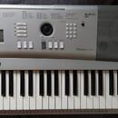 Klávesy Yamaha DGX 220