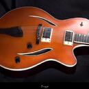 Mistrovská nejen-jazzová kytara od Procházka Custom Guitars