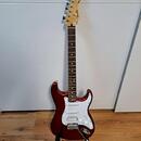 Fender Standard Stratocaster HSS LRL Candy Cola El.kytara