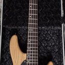 Baskytara 5 strun SCHECTER