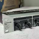 Behringer ULTRALINK PRO MX882 – 8kanálový splitter/mixer
