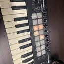 Novation Launchkey Mini - MIDI klávesy