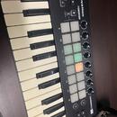 Novation Launchkey Mini - MIDI klávesy