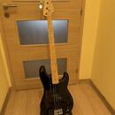 Výroční Fender American Standard Precision 2011