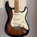 Fender Player Stratocaster MN 70th Anniversary 2 - Sunburst