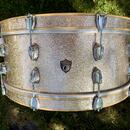 Prodám Sakae Trilogy Bass Drum 24”x 8” Champagne Sparkle