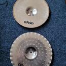 Úklid zkušebny, paiste část rock setu, činely