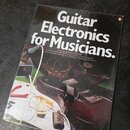 Fotografie znázorňuje knihu s názvem „Guitar Electronics for Musicians.“. Pod hlavním titulem je uveden text „A workbook by Donald Brosnac. A compreh…