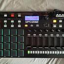 Kontrolér AKAI MPD232