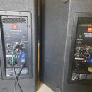 JBL PRX812W pár+obaly, jedna má poruchu