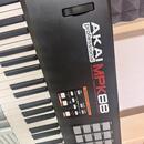 Akai MPK88 midi