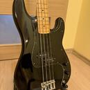 Výroční Fender American Standard Precision 2011