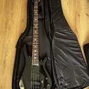 Baskytara Shark 4strunná + obal | Black Gloss | Metal/Rock
