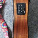 IBANEZ šestistrunné elektroakustické kytarové ukulele