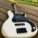 Fender Duff McKagan Deluxe Precision Bass
