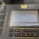 AKAI MPC Live 1 (custom skin a knoby, 256 GB SSD, pouzdro)