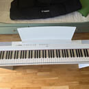 Kompletný set Yamaha P-125 WH (biely)
