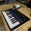 Arturia MiniLab 3 Black / Černý - vynikající stav