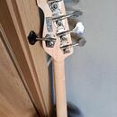 Yamaha Broadbass 5-ti strunná baskytara 