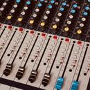 Mixážní pult Soundcraft GB2 + flight case 