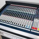 Mixážní pult Soundcraft GB2 + flight case 
