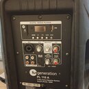 Zadní panel černého aktivního reproduktoru značky fungeneration, model PL 110 A. Obsahuje sekci DIGITAL MEDIA PLAYER s USB portem a slotem pro SD kar…