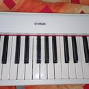 12 Piagero Yamaha Bílé Elektro Klávesy