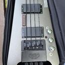 Headless baskytara Hohner B2A