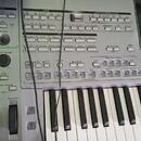 Prodám Yamaha Tyros 5 (rok 2014) – kompletní sestava