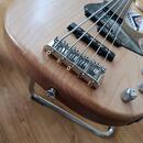 Yamaha Broadbass 5-ti strunná baskytara 