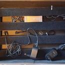 Pedalboard s kufrem, zdojem a záložním adaptérem