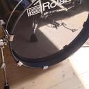 Basový buben Roland KD-200-MS.