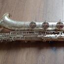 Barytonový saxofon Weltklang (nízké A), postříbřený