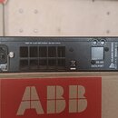 Zadní strana černého rackového zařízení s nápisem Powersoft a modelem DIGAM M30D. Jsou zde vidět napájecí konektor, ventilace a datový port s nápisem…