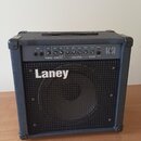 Černý kytarový kombo zesilovač značky Laney, model GC50. Na přední mřížce je bílý nápis Laney a v pravém horním rohu ovládacího panelu označení GC50.…