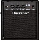 Černý kytarový kombo zesilovač značky Blackstar. Horní ovládací panel obsahuje vstup INPUT, čtyři otočné ovladače s popisky VOLUME LEVEL, EQ ISF, DEL…