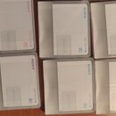 Šest kusů audio kaset v plastových průhledných obalech. Na každé kasetě je bílý papírový vložek s nápisy SONY, bianca a 80. Povrchy obalů vykazují le…